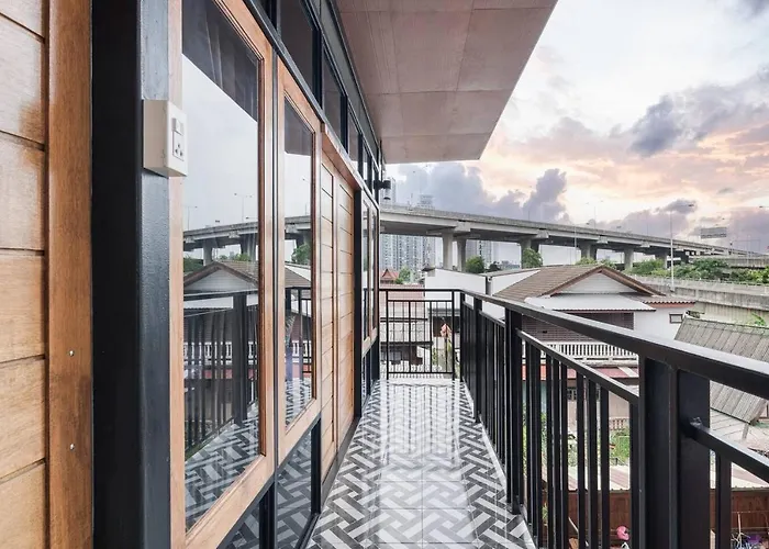 Apartment Thananya Bangkok