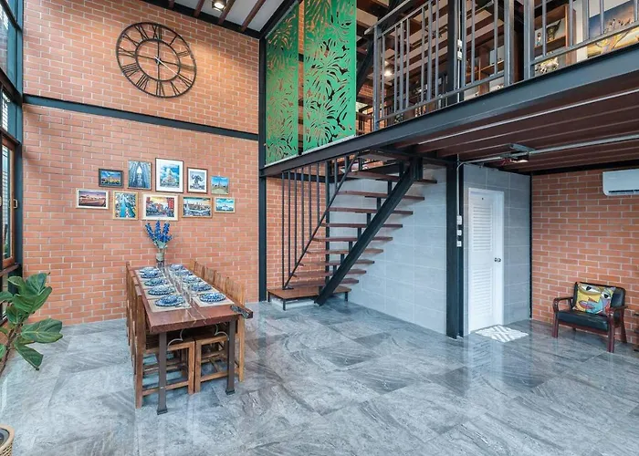 Apartment Thananya *